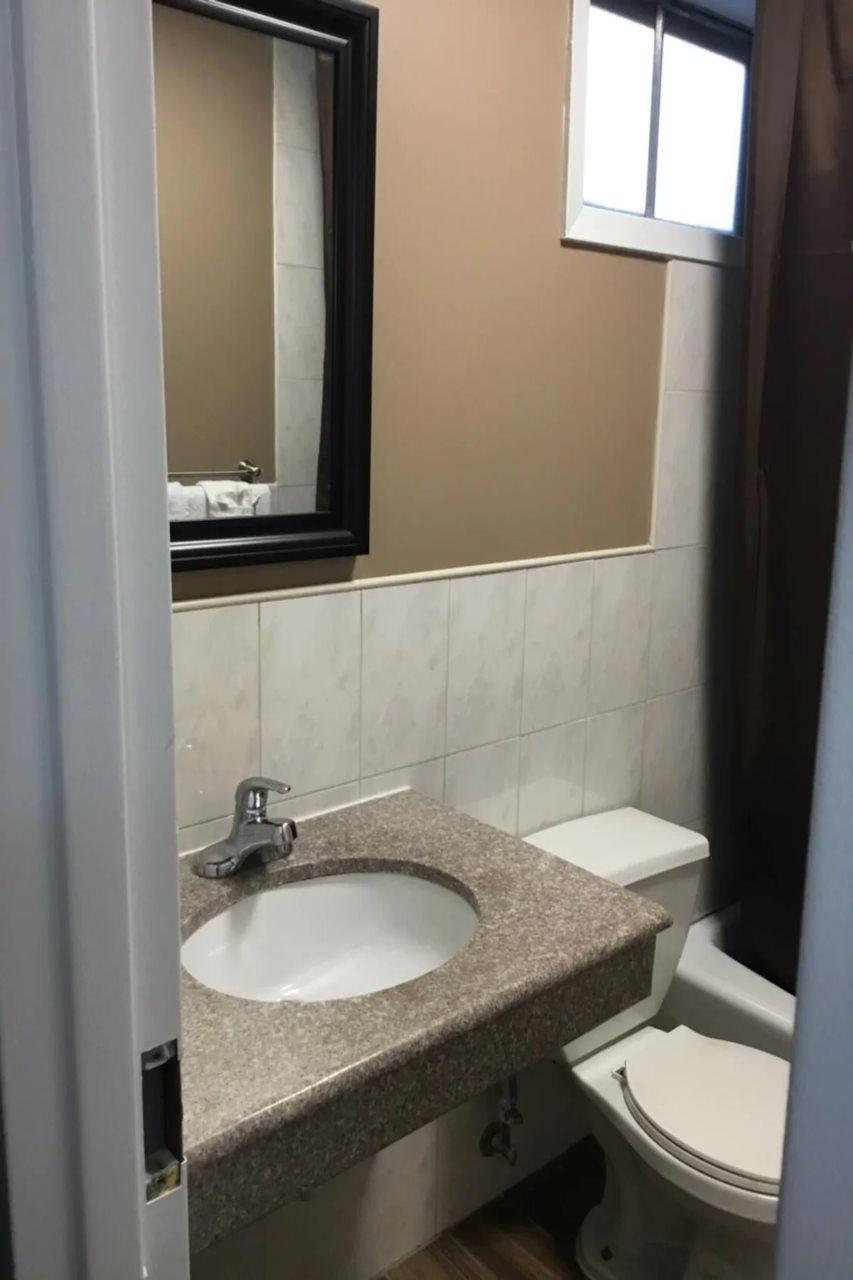 Americas Best Value Inn Avenel Woodbridge Dış mekan fotoğraf
