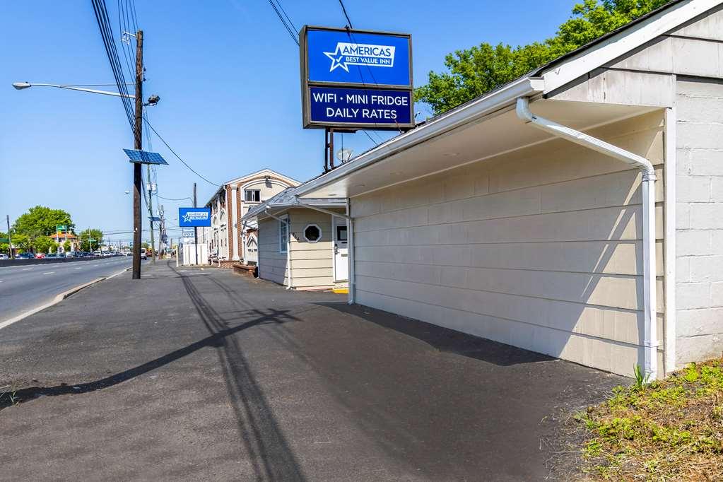 Americas Best Value Inn Avenel Woodbridge Dış mekan fotoğraf
