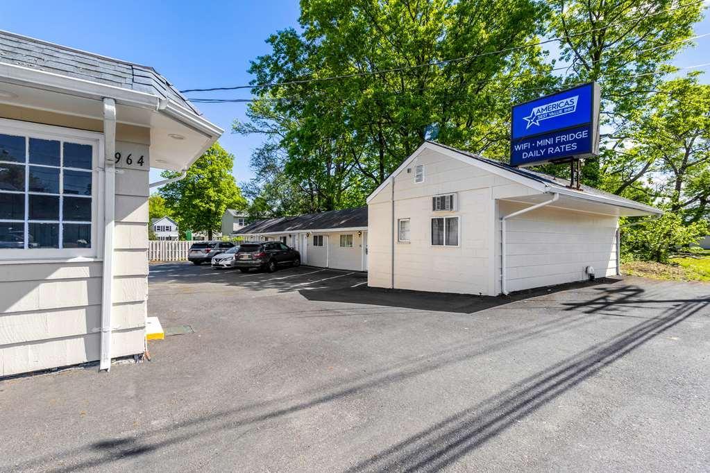 Americas Best Value Inn Avenel Woodbridge Dış mekan fotoğraf